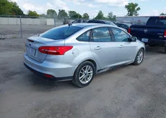 2016 Ford Focus SE — фото 4