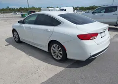 2015 Chrysler 200 C — фото 3