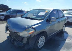 2010 Nissan Versa 1.8S — фото 2