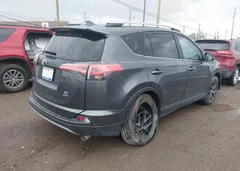 2017 Toyota Rav4 SE — фото 4