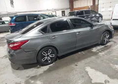 2016 Nissan Altima 2.5 SR — фото 4