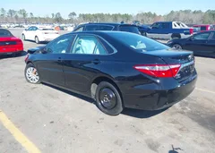 2016 Toyota Camry LE — фото 3