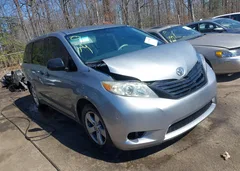 2012 Toyota Sienna Base V6 7 Passenger — фото 1