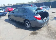 2015 Toyota Corolla LE — фото 3