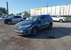 2018 Toyota Highlander Le — фото 2