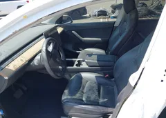 2022 Tesla Model Y Long Range Dual Motor All-Wheel Drive — фото 17