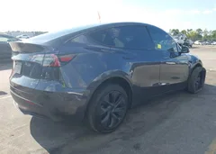 2025 Tesla Model Y Long Range Dual Motor All-Wheel Drive — фото 4