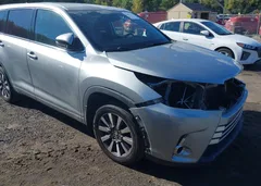 2018 Toyota Highlander Le Plus — фото 1