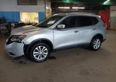 2015 Nissan Rogue SV — фото 2