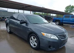 2011 Toyota Camry Le — фото 1