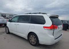2011 Toyota Sienna Xle V6 — фото 3