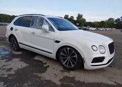 2019 Bentley Bentayga V8 — фото 17