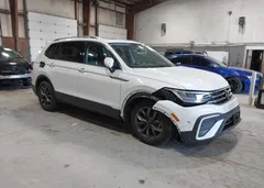 2023 Volkswagen Tiguan 2.0T SE — фото 1