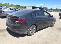 2020 Hyundai Elantra SE — фото 4