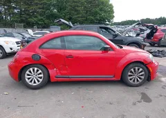 2015 Volkswagen Beetle 1.8T Fleet Edition — фото 6