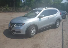2017 Nissan Rogue S — фото 2