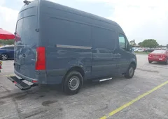 2019 Mercedes-Benz Sprinter 2500 High Roof V6 — фото 4