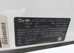 2017 Jaguar XE 25T Premium — фото 9
