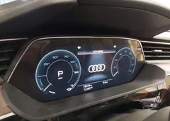 2022 Audi E-Tron Premium Plus Quattro — фото 7