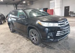 2018 Toyota Highlander Le Plus — фото 1