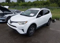 2017 Toyota Rav4 Le — фото 2