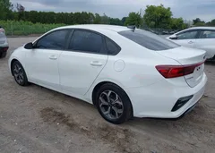 2019 Kia Forte Lxs — фото 3