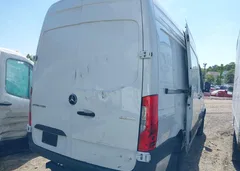 2025 Mercedes-Benz Sprinter 2500 Standard Roof 4-Cyl Diesel — фото 4