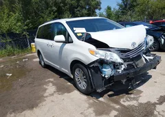 2017 Toyota Sienna Xle 8 Passenger — фото 1