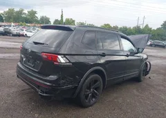2023 Volkswagen Tiguan 2.0T Se R-Line Black — фото 4