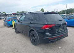 2023 Volkswagen Tiguan 2.0T Se R-Line Black — фото 3