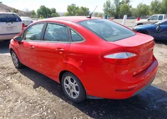 2015 Ford Fiesta Se — фото 3