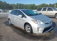 2013 Toyota Prius Three — фото 1