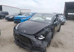 2022 Tesla Model Y Long Range Dual Motor All-Wheel Drive — фото 2