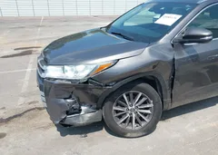 2018 Toyota Highlander Xle — фото 6