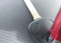 2012 Hyundai Veloster Base W/Black — фото 11