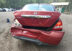 2010 Nissan Versa 1.8S — фото 6