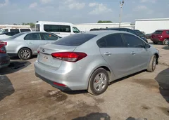 2017 Kia Forte Lx — фото 4