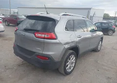 2016 Jeep Cherokee Latitude — фото 4