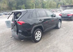 2025 Toyota Rav4 Le — фото 4