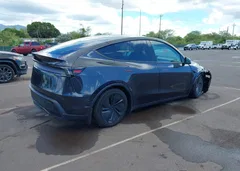2026 Tesla Model Y Premium Rear-Wheel Drive/Rear-Wheel Drive — фото 4
