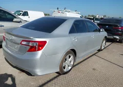 2012 Toyota Camry SE — фото 4