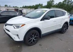 2018 Toyota Rav4 SE — фото 2