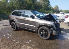 2015 Jeep Grand Cherokee Laredo — фото 1