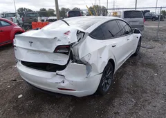 2022 Tesla Model 3 Long Range Dual Motor All-Wheel Drive — фото 4