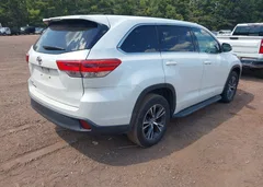 2018 Toyota Highlander Le — фото 4
