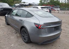 2025 Tesla Model 3 Long Range All-Wheel Drive — фото 3