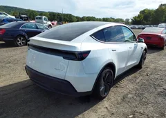 2026 Tesla Model Y All-Wheel Drive/Long Range Launch Series/Premium All-Wheel Drive — фото 4