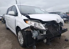 2013 Toyota Sienna Xle V6 8 Passenger — фото 1