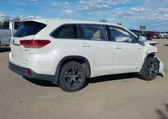 2018 Toyota Highlander Hybrid LE — фото 4
