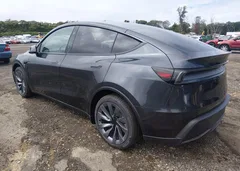 2026 Tesla Model Y All-Wheel Drive/Long Range Launch Series/Premium All-Wheel Drive — фото 3